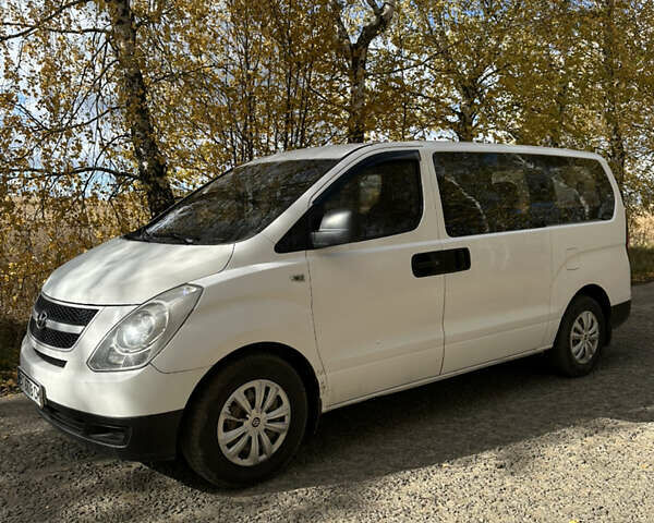 Хендай H-1 2008 у Бару на Automoto.ua Білий Хендай H-1, об'ємом двигуна 2.5 л та пробігом 288 тис. км за 7300 $, фото 9 на Automoto.ua