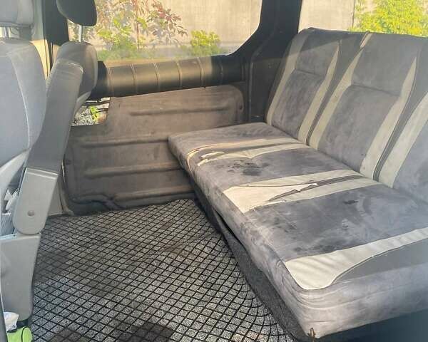 Белый Хендай H-1, объемом двигателя 2.48 л и пробегом 358 тыс. км за 5500 $, фото 6 на Automoto.ua