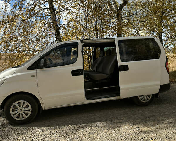 Хендай H-1 2008 у Бару на Automoto.ua Білий Хендай H-1, об'ємом двигуна 2.5 л та пробігом 288 тис. км за 7300 $, фото 15 на Automoto.ua