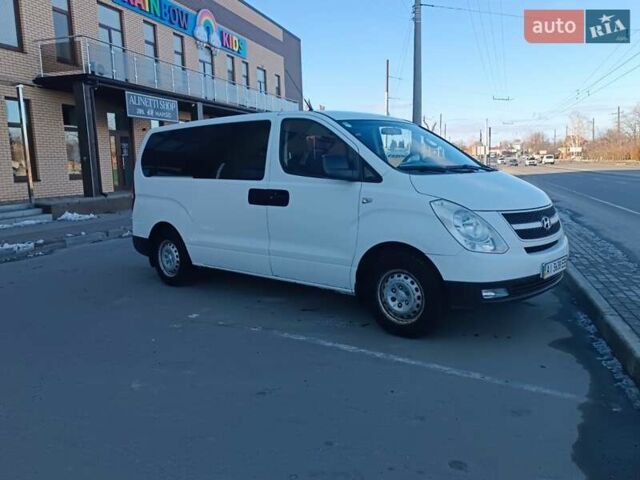 Белый Хендай H-1, объемом двигателя 2.5 л и пробегом 192 тыс. км за 8900 $, фото 8 на Automoto.ua