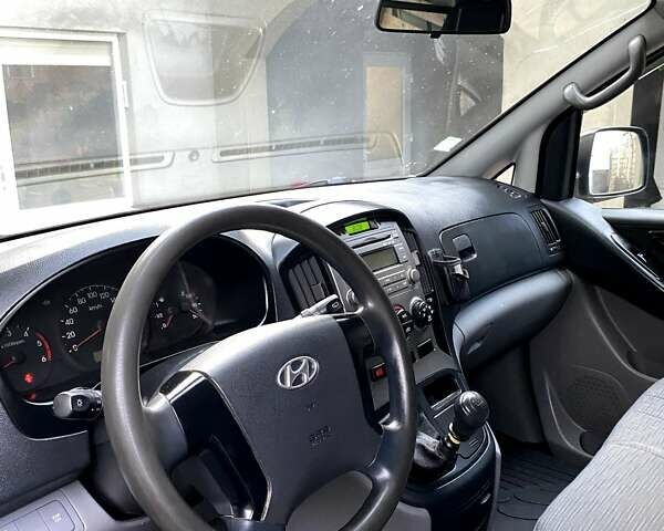 Хендай H-1 2011 в Татарбунарах на Automoto.ua Белый Хендай H-1, объемом двигателя 2.5 л и пробегом 267 тыс. км за 8200 $, фото 6 на Automoto.ua
