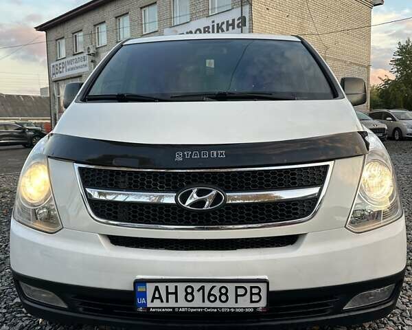 Белый Хендай H-1, объемом двигателя 2.5 л и пробегом 333 тыс. км за 9500 $, фото 14 на Automoto.ua