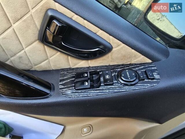 Белый Хендай H-1, объемом двигателя 2.48 л и пробегом 230 тыс. км за 14000 $, фото 12 на Automoto.ua