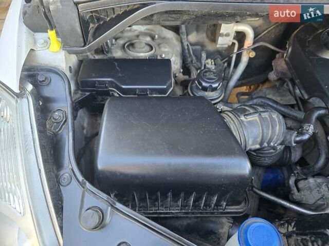 Белый Хендай H-1, объемом двигателя 2.48 л и пробегом 230 тыс. км за 14000 $, фото 10 на Automoto.ua