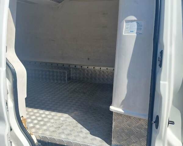 Білий Хендай H-1, об'ємом двигуна 2.48 л та пробігом 326 тис. км за 4500 $, фото 8 на Automoto.ua