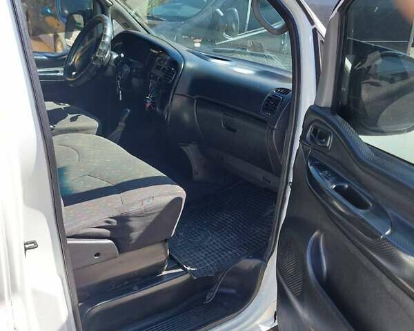 Білий Хендай H-1, об'ємом двигуна 2.48 л та пробігом 326 тис. км за 4500 $, фото 14 на Automoto.ua