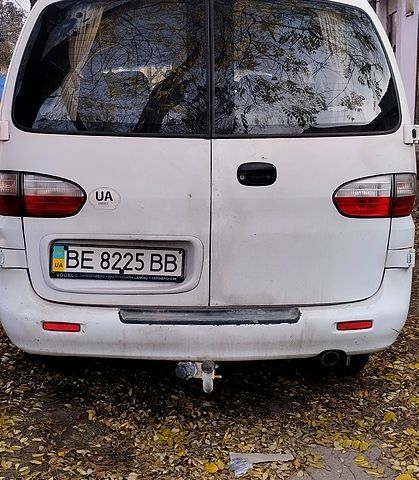 Белый Хендай H-1, объемом двигателя 2.5 л и пробегом 262 тыс. км за 2000 $, фото 7 на Automoto.ua