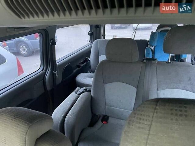 Бежевый Хендай H-1, объемом двигателя 2.48 л и пробегом 260 тыс. км за 4700 $, фото 4 на Automoto.ua