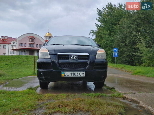 Черный Хендай H-1, объемом двигателя 2.47 л и пробегом 280 тыс. км за 8500 $, фото 9 на Automoto.ua