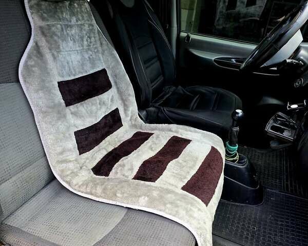 Черный Хендай H-1, объемом двигателя 2.4 л и пробегом 255 тыс. км за 8200 $, фото 10 на Automoto.ua