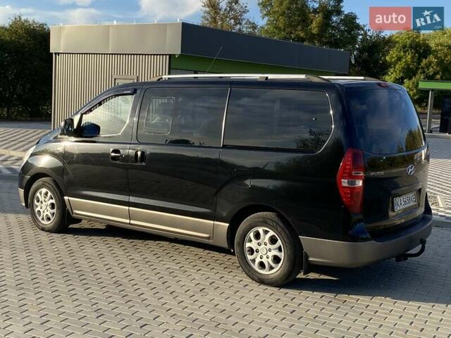 Черный Хендай H-1, объемом двигателя 2.5 л и пробегом 352 тыс. км за 12000 $, фото 5 на Automoto.ua