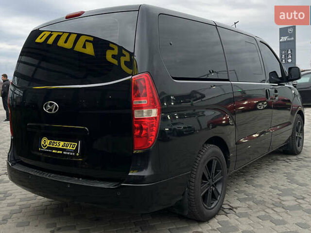 Чорний Хендай H-1, об'ємом двигуна 2.5 л та пробігом 635 тис. км за 9500 $, фото 6 на Automoto.ua