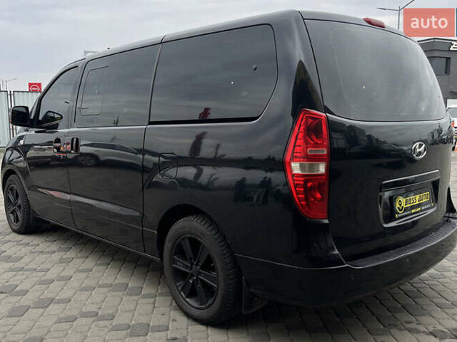 Чорний Хендай H-1, об'ємом двигуна 2.5 л та пробігом 635 тис. км за 9500 $, фото 4 на Automoto.ua