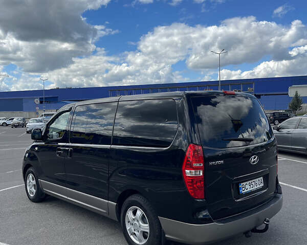 Черный Хендай H-1, объемом двигателя 2.5 л и пробегом 220 тыс. км за 14900 $, фото 9 на Automoto.ua