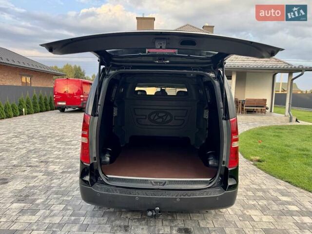 Черный Хендай H-1, объемом двигателя 2.5 л и пробегом 239 тыс. км за 12450 $, фото 36 на Automoto.ua