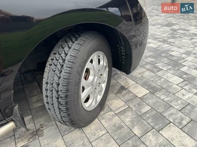 Черный Хендай H-1, объемом двигателя 2.5 л и пробегом 239 тыс. км за 12900 $, фото 45 на Automoto.ua