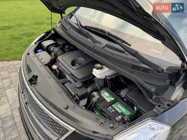 Черный Хендай H-1, объемом двигателя 2.5 л и пробегом 239 тыс. км за 12700 $, фото 47 на Automoto.ua