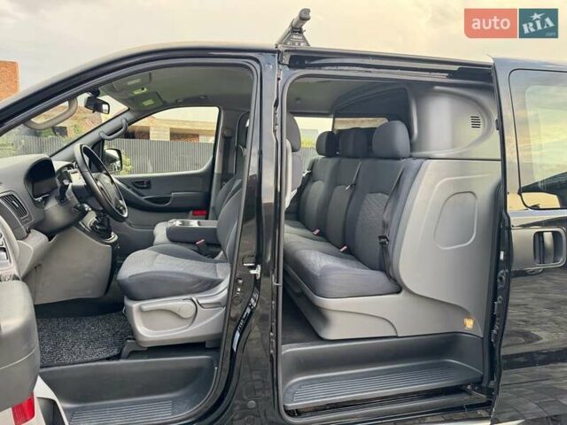 Черный Хендай H-1, объемом двигателя 2.5 л и пробегом 239 тыс. км за 12450 $, фото 14 на Automoto.ua