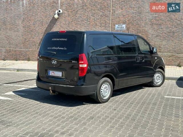 Черный Хендай H-1, объемом двигателя 2.5 л и пробегом 136 тыс. км за 11700 $, фото 13 на Automoto.ua