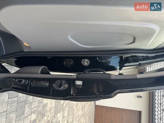 Черный Хендай H-1, объемом двигателя 2.5 л и пробегом 239 тыс. км за 12700 $, фото 27 на Automoto.ua