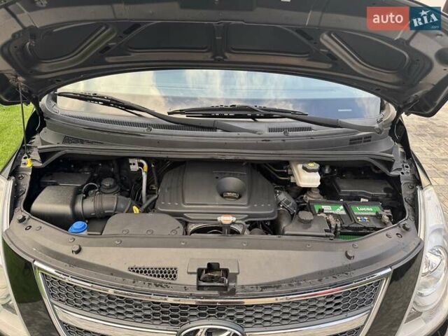 Черный Хендай H-1, объемом двигателя 2.5 л и пробегом 239 тыс. км за 12450 $, фото 46 на Automoto.ua