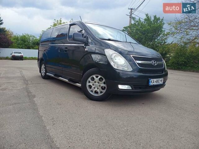 Чорний Хендай H-1, об'ємом двигуна 2.5 л та пробігом 249 тис. км за 12399 $, фото 4 на Automoto.ua