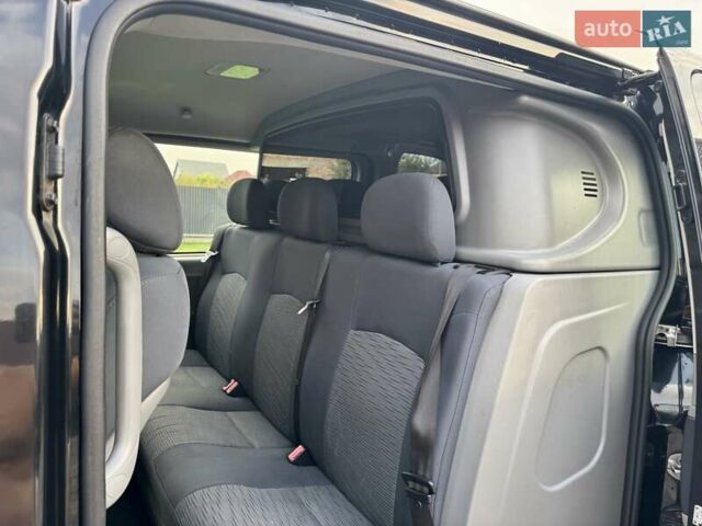 Черный Хендай H-1, объемом двигателя 2.5 л и пробегом 239 тыс. км за 12900 $, фото 25 на Automoto.ua