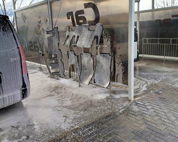 Черный Хендай H-1, объемом двигателя 2.5 л и пробегом 331 тыс. км за 14400 $, фото 22 на Automoto.ua