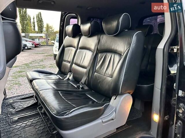 Чорний Хендай H-1, об'ємом двигуна 2.5 л та пробігом 268 тис. км за 13300 $, фото 18 на Automoto.ua