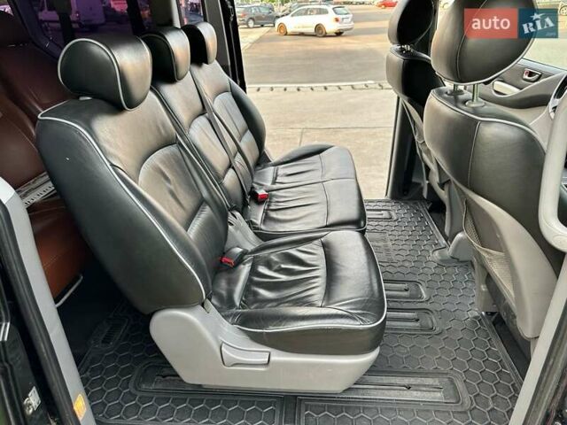 Черный Хендай H-1, объемом двигателя 2.5 л и пробегом 330 тыс. км за 5500 $, фото 7 на Automoto.ua