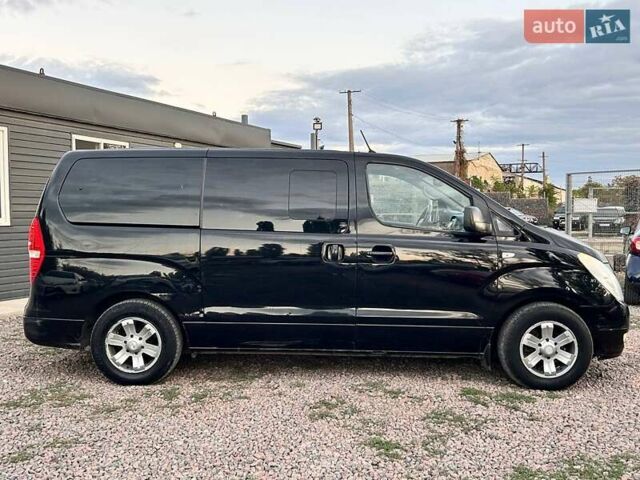 Чорний Хендай H-1, об'ємом двигуна 2.5 л та пробігом 268 тис. км за 13300 $, фото 3 на Automoto.ua