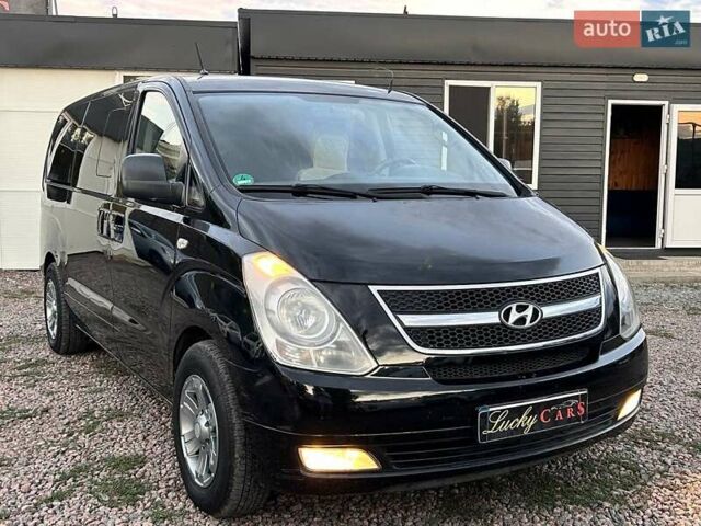 Чорний Хендай H-1, об'ємом двигуна 2.5 л та пробігом 268 тис. км за 13300 $, фото 2 на Automoto.ua
