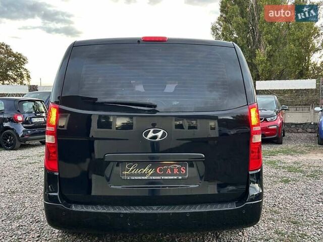 Чорний Хендай H-1, об'ємом двигуна 2.5 л та пробігом 268 тис. км за 13300 $, фото 4 на Automoto.ua