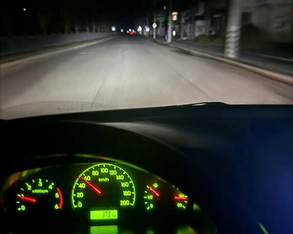 Черный Хендай H-1, объемом двигателя 2.5 л и пробегом 295 тыс. км за 15500 $, фото 13 на Automoto.ua