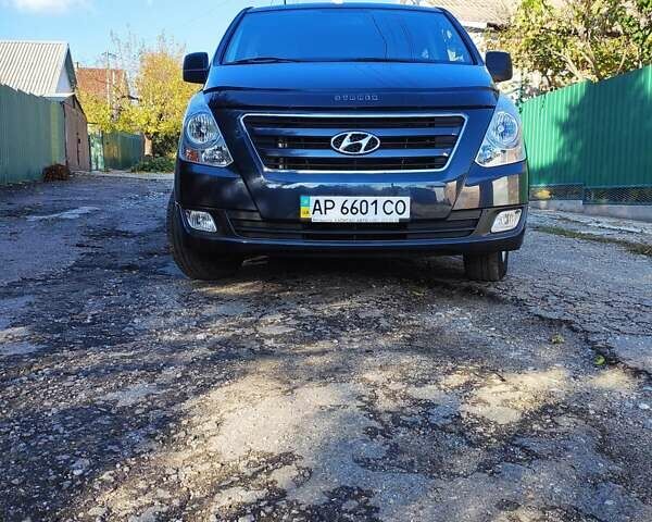 Чорний Хендай H-1, об'ємом двигуна 2.5 л та пробігом 59 тис. км за 16900 $, фото 8 на Automoto.ua