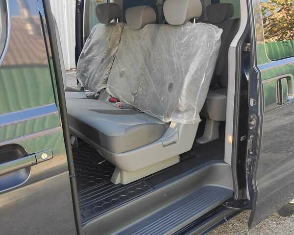 Чорний Хендай H-1, об'ємом двигуна 2.5 л та пробігом 59 тис. км за 16900 $, фото 14 на Automoto.ua