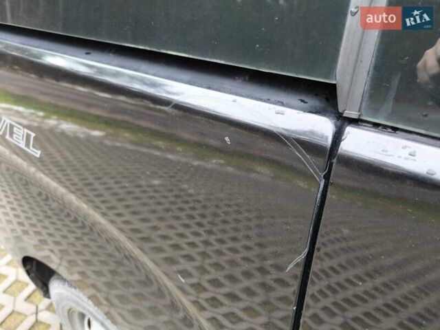 Черный Хендай H-1, объемом двигателя 2.5 л и пробегом 245 тыс. км за 8126 $, фото 19 на Automoto.ua