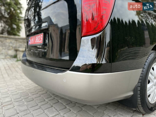 Черный Хендай H-1, объемом двигателя 2.5 л и пробегом 238 тыс. км за 17999 $, фото 67 на Automoto.ua