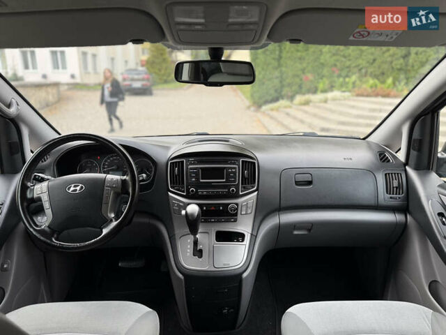 Черный Хендай H-1, объемом двигателя 2.5 л и пробегом 239 тыс. км за 17599 $, фото 100 на Automoto.ua