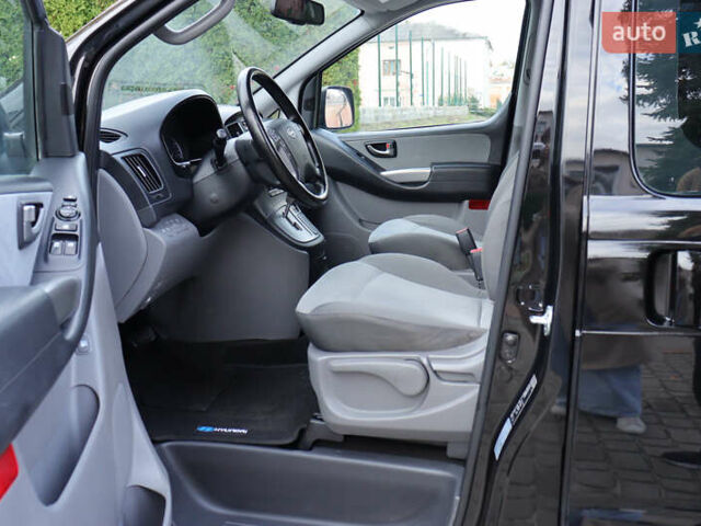 Черный Хендай H-1, объемом двигателя 2.5 л и пробегом 239 тыс. км за 17599 $, фото 22 на Automoto.ua