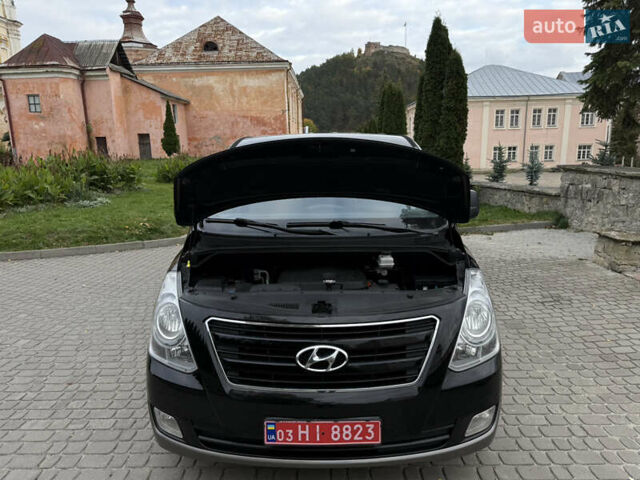 Черный Хендай H-1, объемом двигателя 2.5 л и пробегом 239 тыс. км за 17599 $, фото 25 на Automoto.ua