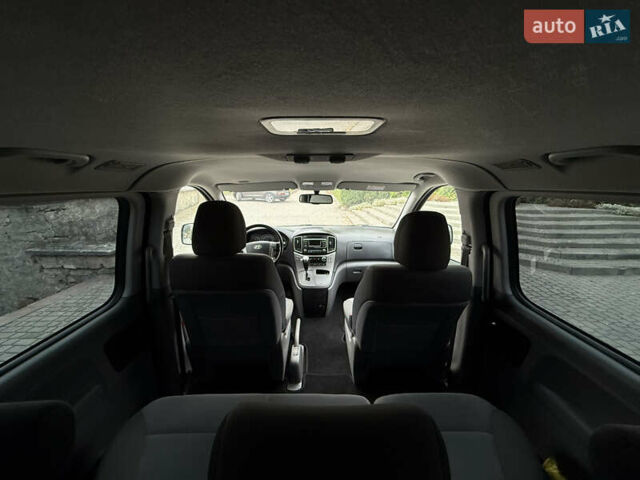 Черный Хендай H-1, объемом двигателя 2.5 л и пробегом 239 тыс. км за 17599 $, фото 104 на Automoto.ua