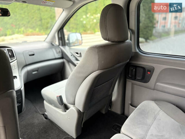 Черный Хендай H-1, объемом двигателя 2.5 л и пробегом 239 тыс. км за 17599 $, фото 107 на Automoto.ua