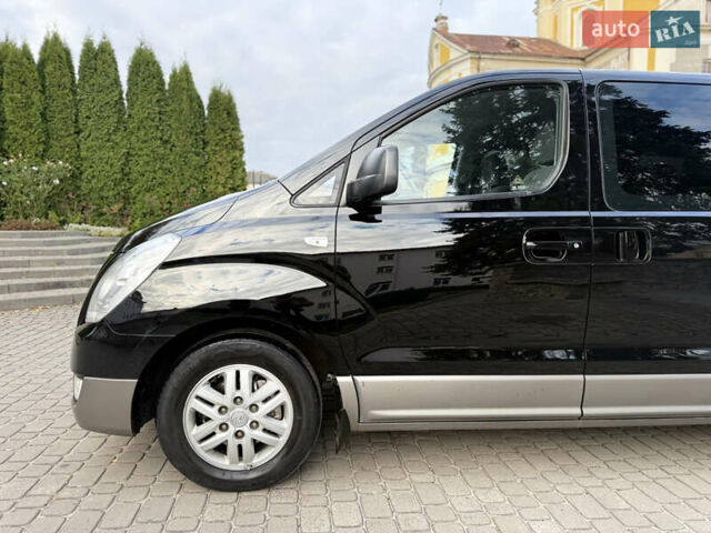 Черный Хендай H-1, объемом двигателя 2.5 л и пробегом 239 тыс. км за 17599 $, фото 59 на Automoto.ua