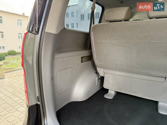 Черный Хендай H-1, объемом двигателя 2.5 л и пробегом 238 тыс. км за 17999 $, фото 47 на Automoto.ua
