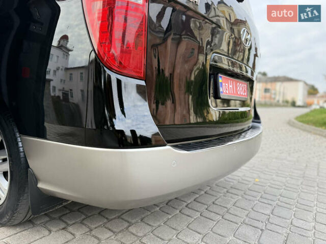 Черный Хендай H-1, объемом двигателя 2.5 л и пробегом 238 тыс. км за 17999 $, фото 66 на Automoto.ua