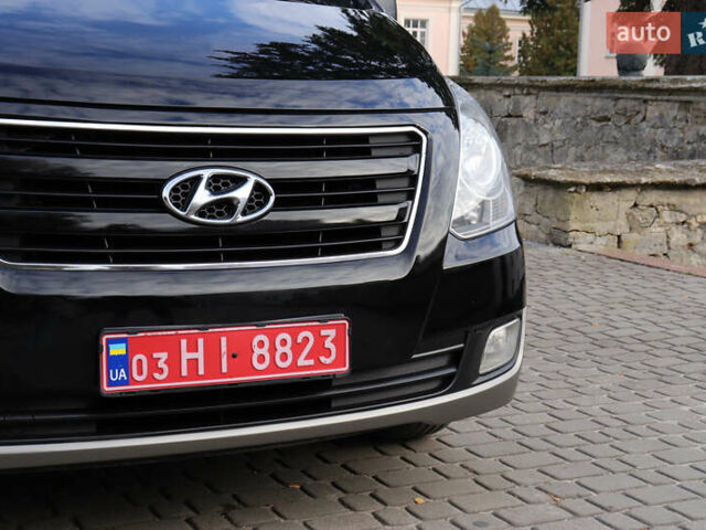 Черный Хендай H-1, объемом двигателя 2.5 л и пробегом 238 тыс. км за 17999 $, фото 9 на Automoto.ua