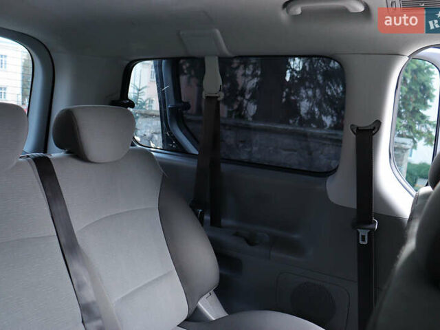 Черный Хендай H-1, объемом двигателя 2.5 л и пробегом 239 тыс. км за 17599 $, фото 133 на Automoto.ua