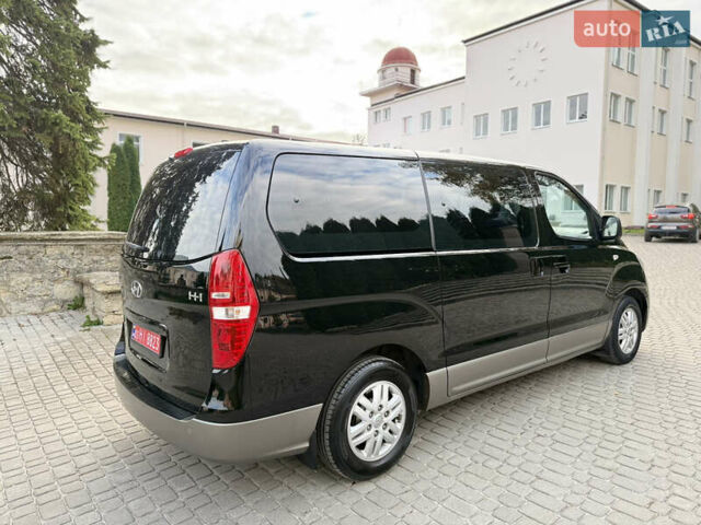 Черный Хендай H-1, объемом двигателя 2.5 л и пробегом 238 тыс. км за 17999 $, фото 35 на Automoto.ua