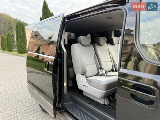 Черный Хендай H-1, объемом двигателя 2.5 л и пробегом 238 тыс. км за 17999 $, фото 63 на Automoto.ua